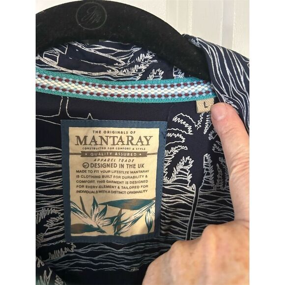 Mantaray Men's Blue Graphic Print Hawaiian Shirt Size L Short Sleeve - Picture 3 of 8
